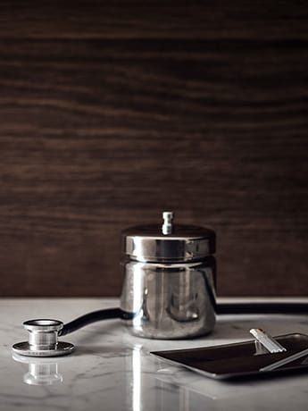 Iridology metal jar