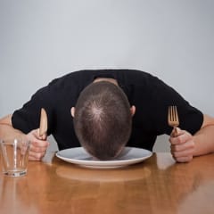 Eat right to sleep tight - The School of Health Article